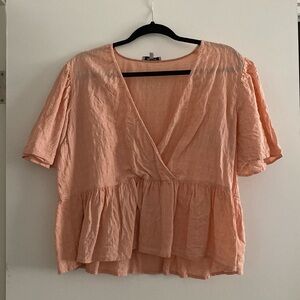 Madewell summer peplum top, adorable & lightweight. Pale peach.